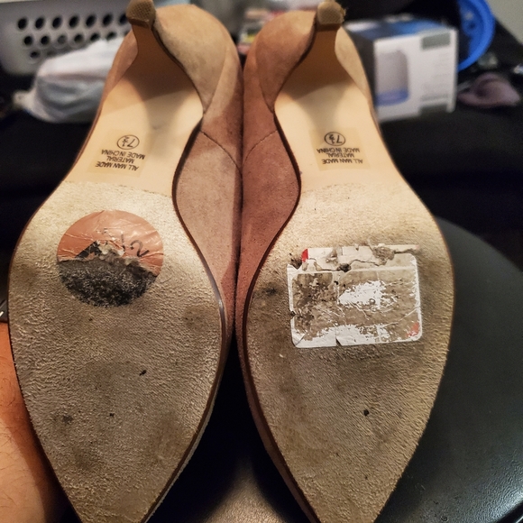 Heels - Picture 3 of 3